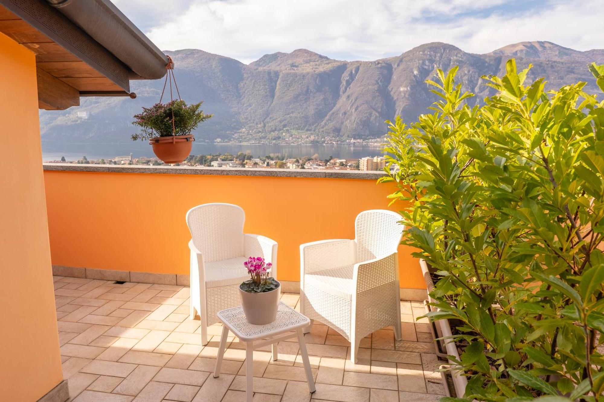 Larius Apartment - Como Lake View Mandello del Lario Buitenkant foto